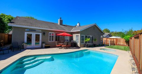1719 Heirloom Ct, Modesto, CA 95357 Photo