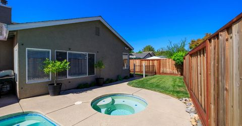 1719 Heirloom Ct, Modesto, CA 95357 Photo