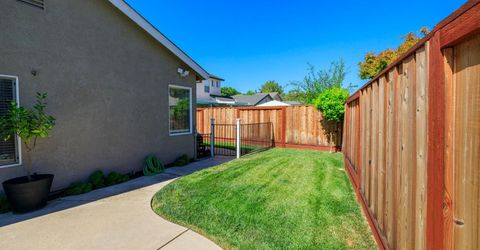 1719 Heirloom Ct, Modesto, CA 95357 Photo