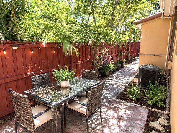 1136 NE 17th Way, Unit 1-2, Fort Lauderdale, FL 33304