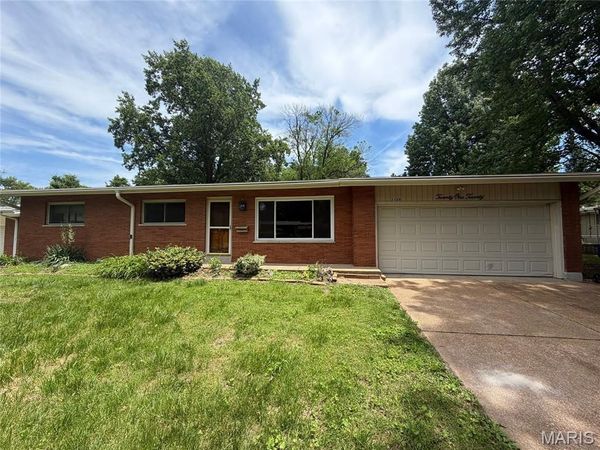 2120 Argo Drive , Florissant, MO 63031