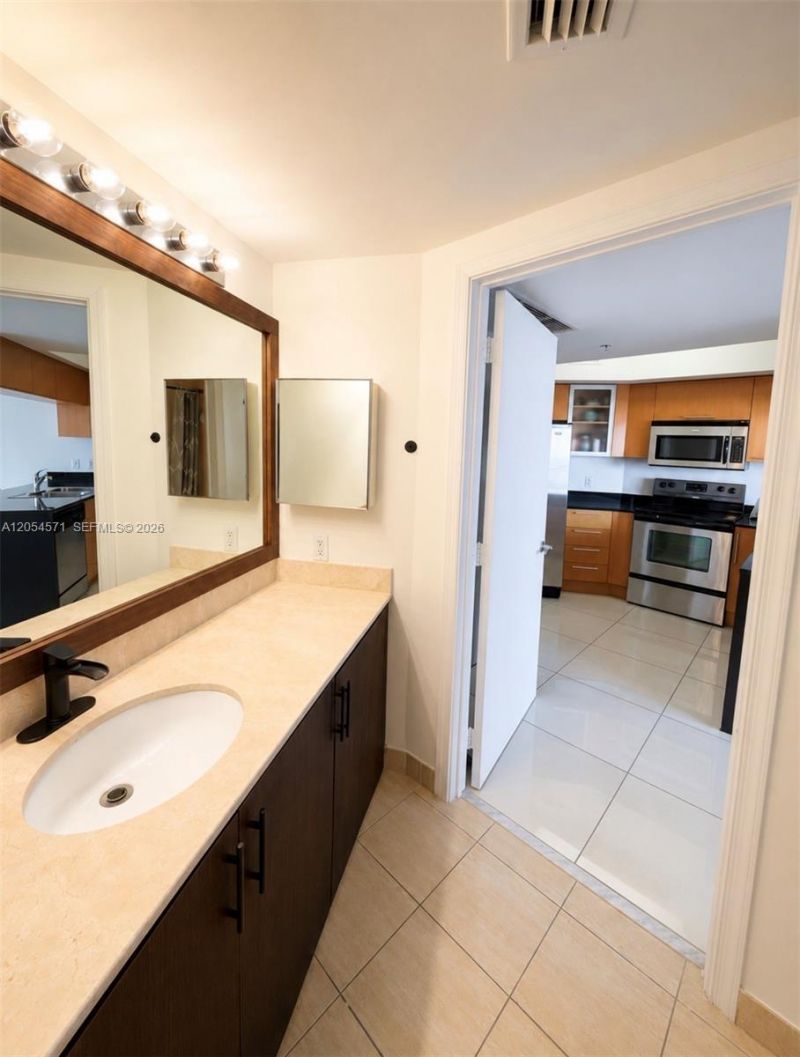 1750 N Bayshore Dr, Unit 4201, Miami, FL 33132 Photo