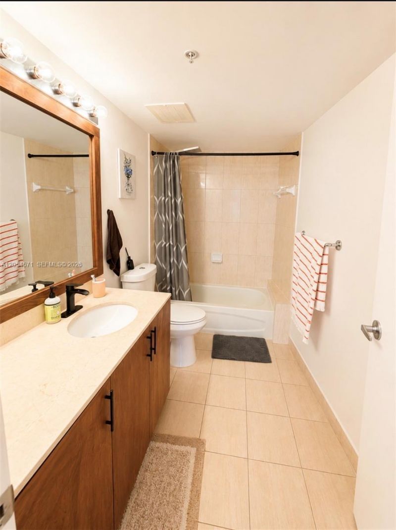 1750 N Bayshore Dr, Unit 4201, Miami, FL 33132 Photo