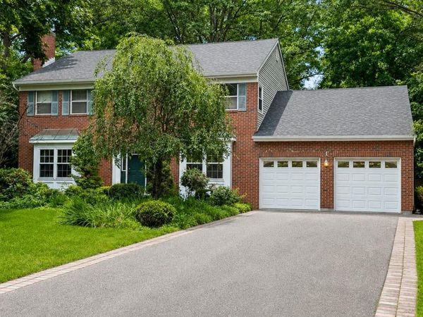 1 Pia Court, Hauppauge, NY 11788