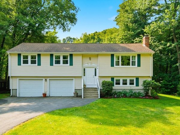 18 Stone Dr, Northborough, MA 01532