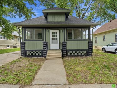 2284 Sheldon Street, Lincoln, NE 68503