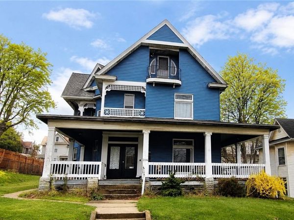 216 Fairview Ave, Butler, PA 16001