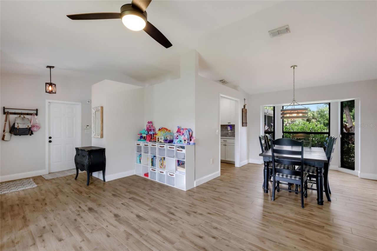8038 56th Court E, Palmetto, FL 34221 Photo