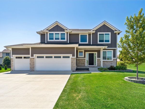 6000 Gladbury Court, Pleasant Hill, IA 50327