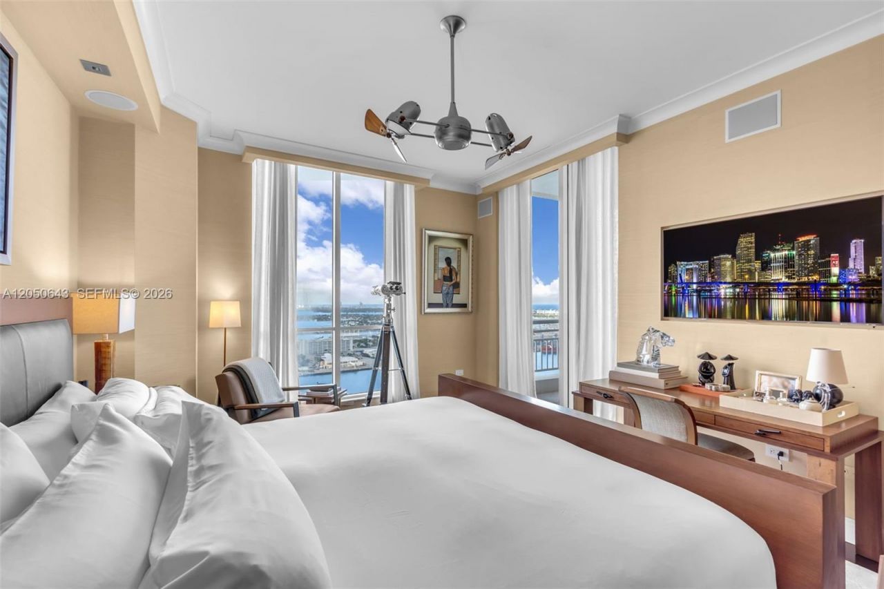 848 Brickell Key Drive , Unit LPH4401, Miami, FL 33131 Photo