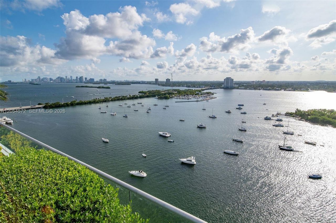 7934 West Dr, Unit 803, North Bay Village, FL 33141 Photo