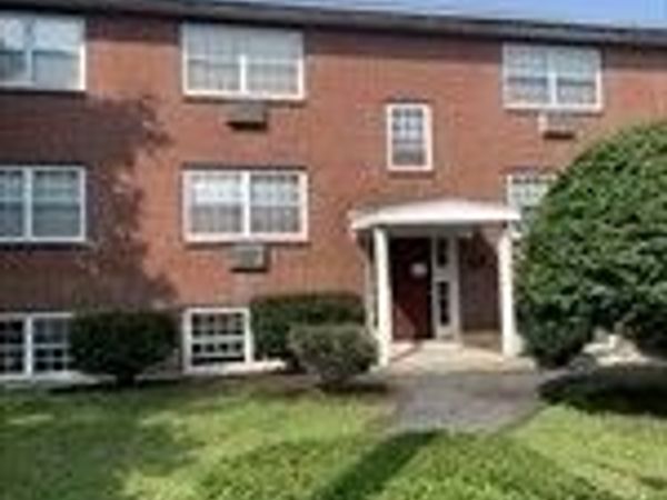 300 Main Street, Unit 7, Woburn, MA 01801