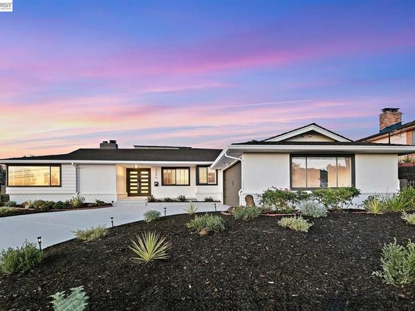 2356 Marineview Dr, San Leandro, CA 94577
