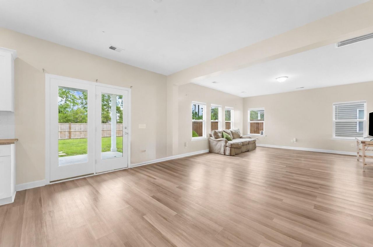 159 Lucca Drive Photo 10