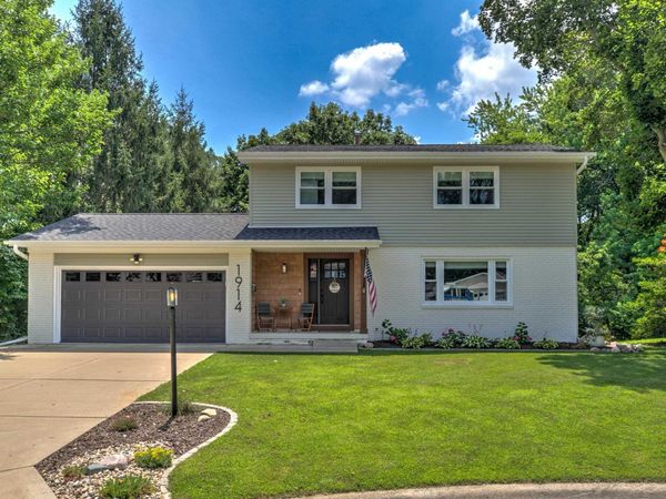 1914 W SUNNYVIEW Drive, Peoria, IL 61614