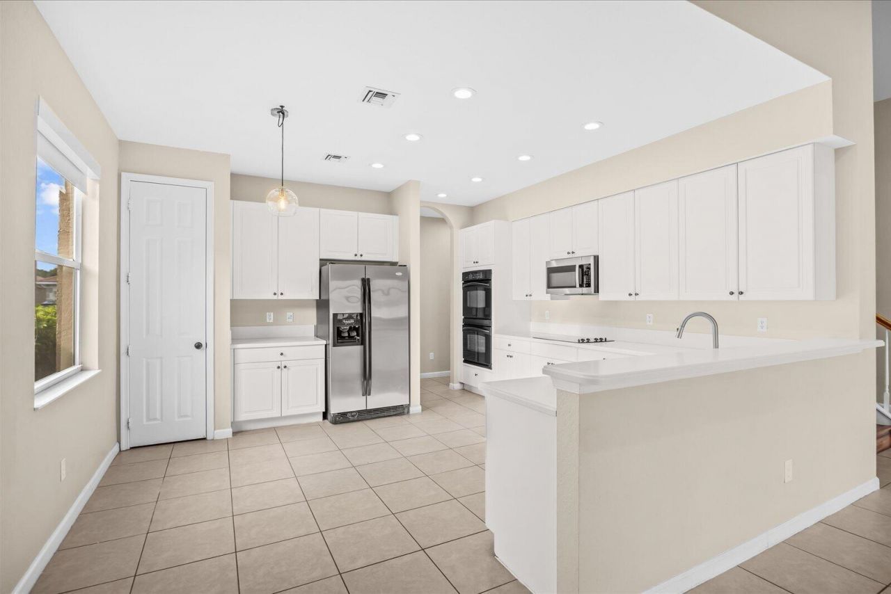2166 SW Newport Isles Boulevard, Port Saint Lucie, FL 34953 Photo