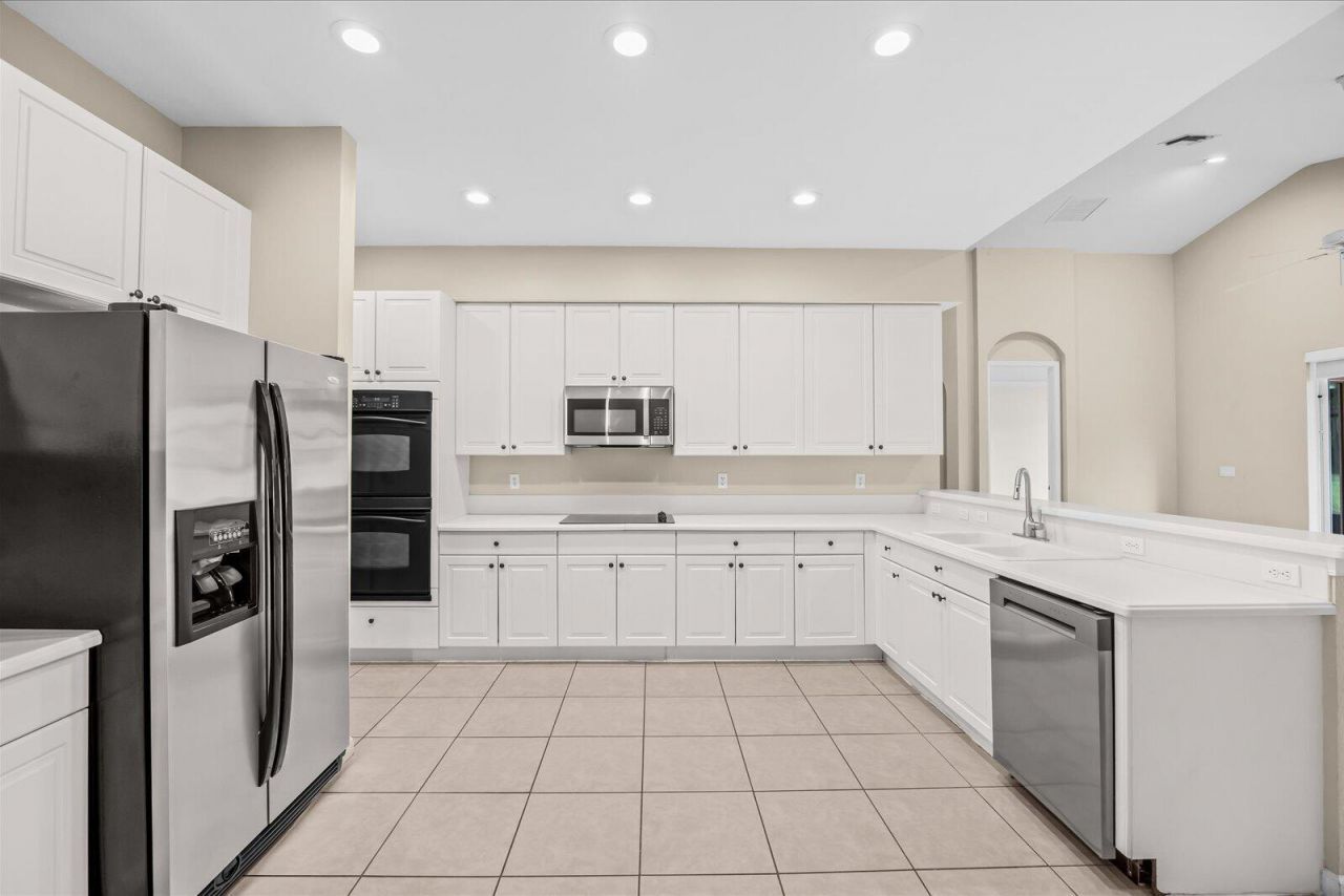 2166 SW Newport Isles Boulevard, Port Saint Lucie, FL 34953 Photo