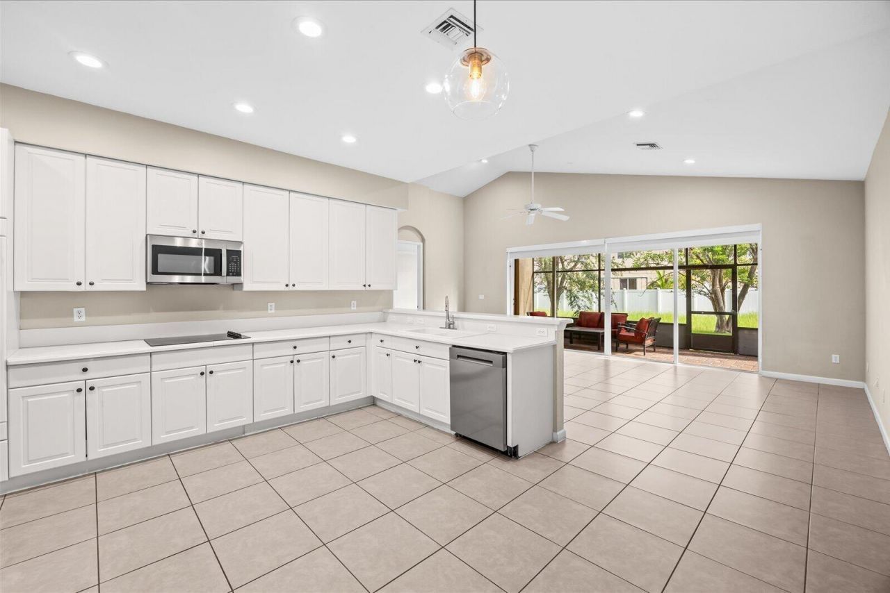 2166 SW Newport Isles Boulevard, Port Saint Lucie, FL 34953 Photo