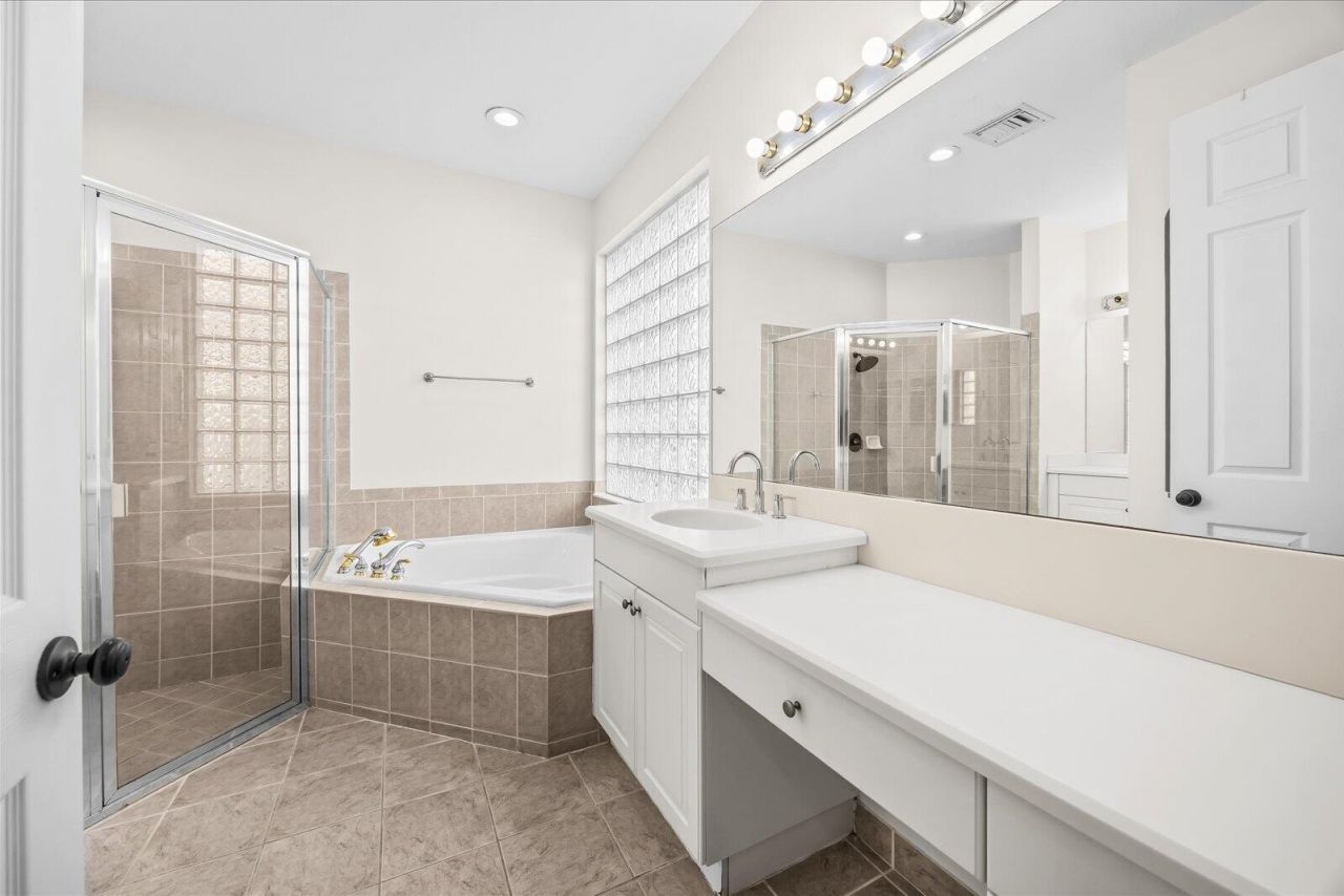 2166 SW Newport Isles Boulevard, Port Saint Lucie, FL 34953 Photo