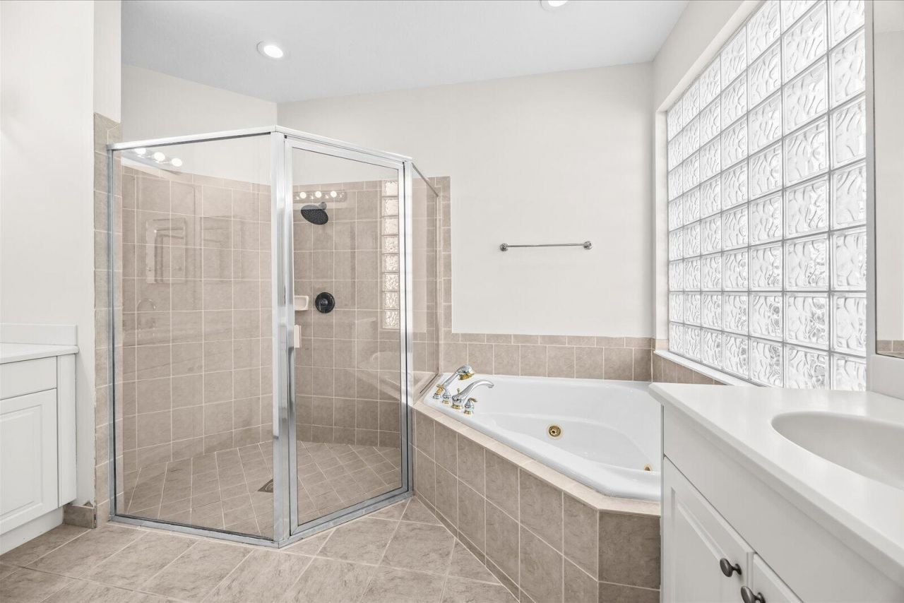 2166 SW Newport Isles Boulevard, Port Saint Lucie, FL 34953 Photo