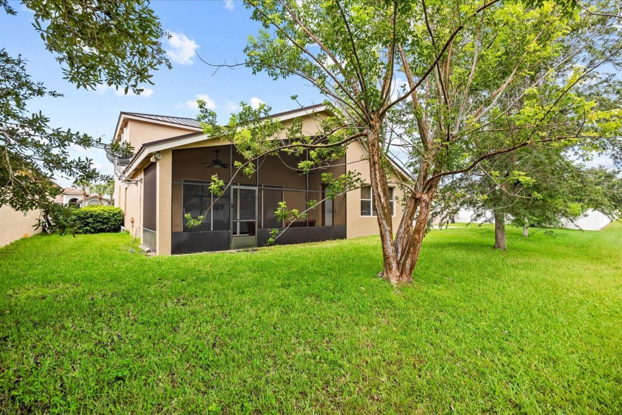 2166 SW Newport Isles Boulevard, Port Saint Lucie, FL 34953 Photo