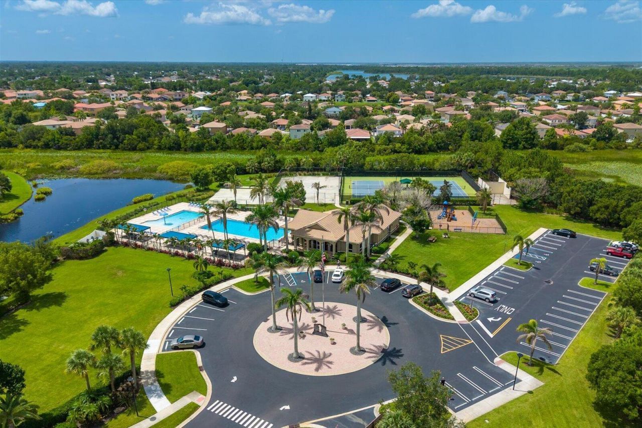 2166 SW Newport Isles Boulevard, Port Saint Lucie, FL 34953 Photo