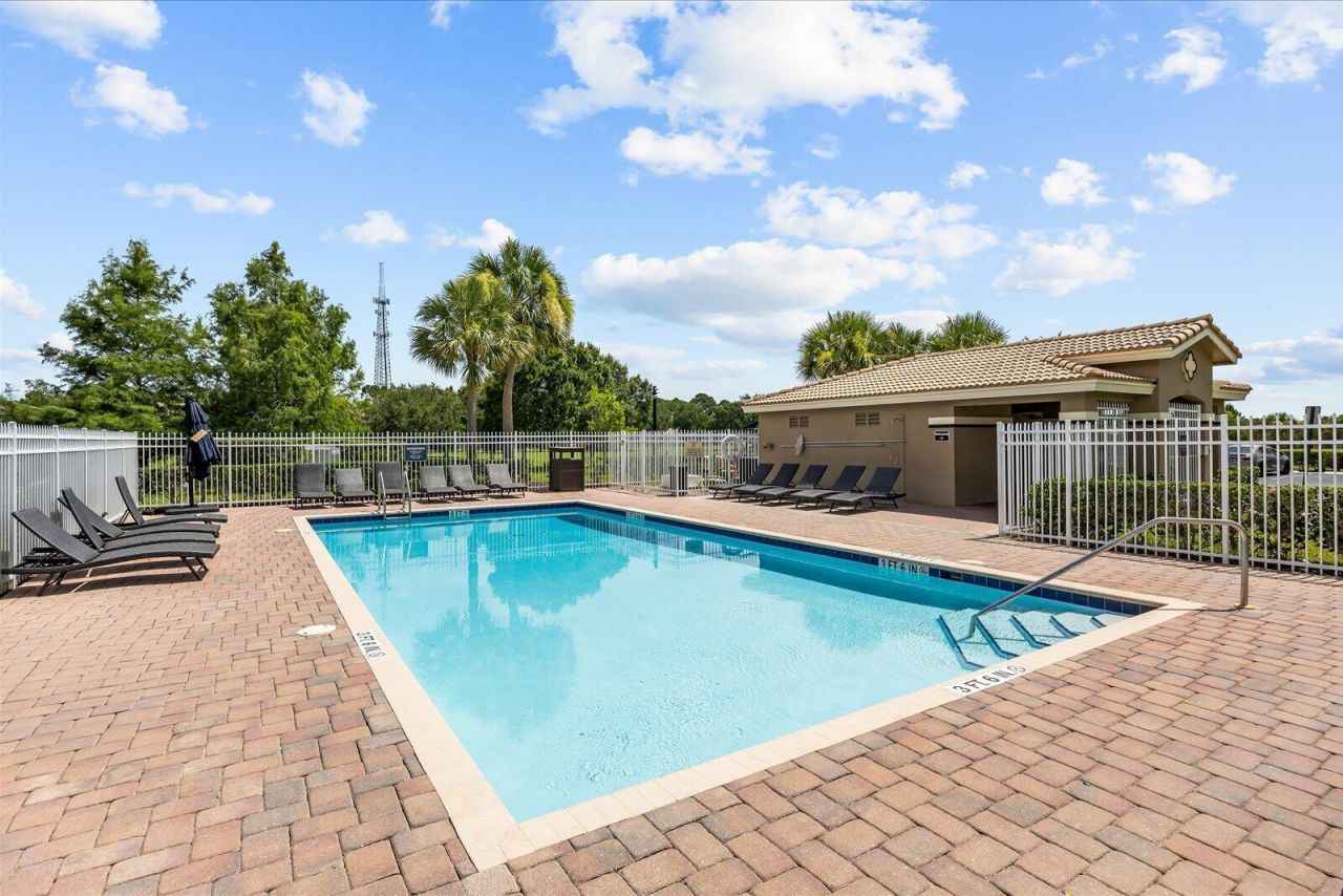 2166 SW Newport Isles Boulevard, Port Saint Lucie, FL 34953 Photo