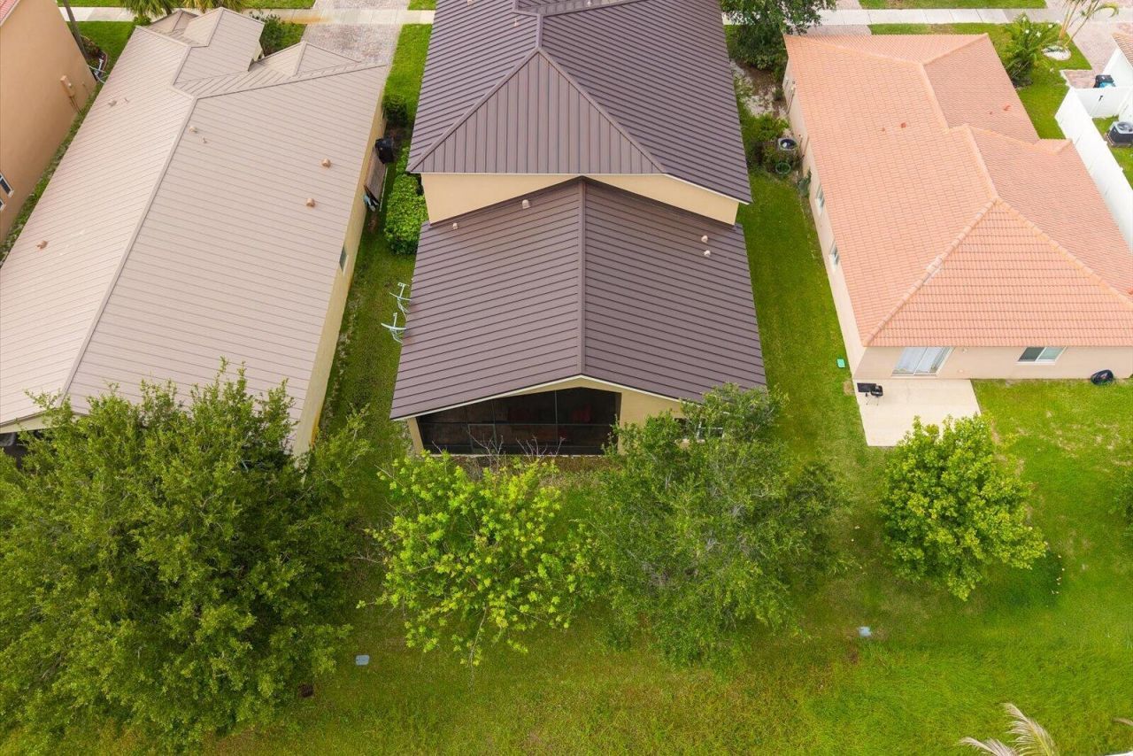 2166 SW Newport Isles Boulevard, Port Saint Lucie, FL 34953 Photo