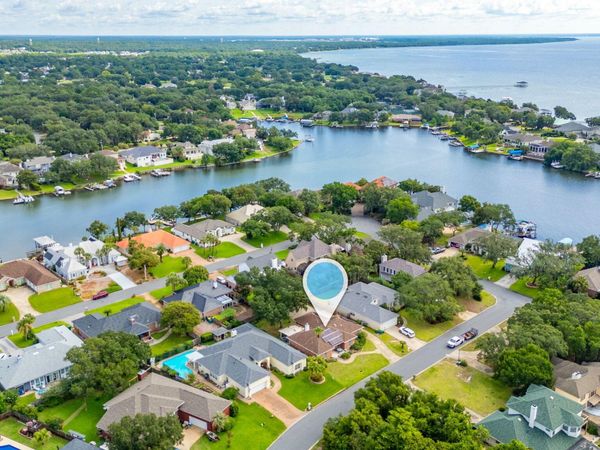 2845 Jack Nicklaus Way, Shalimar, FL 32579