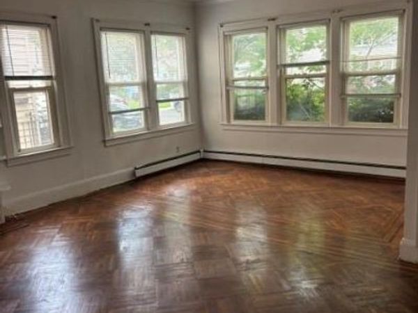 24127 86th Avenue , Bellerose, NY 11426
