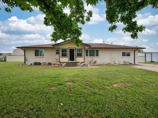 1411 14th Street, Maysville, OK 73057