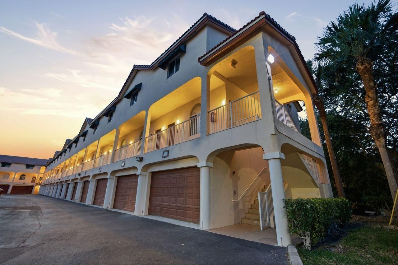 2465 NE 14th St Causeway, Pompano Beach, FL 33062 Photo