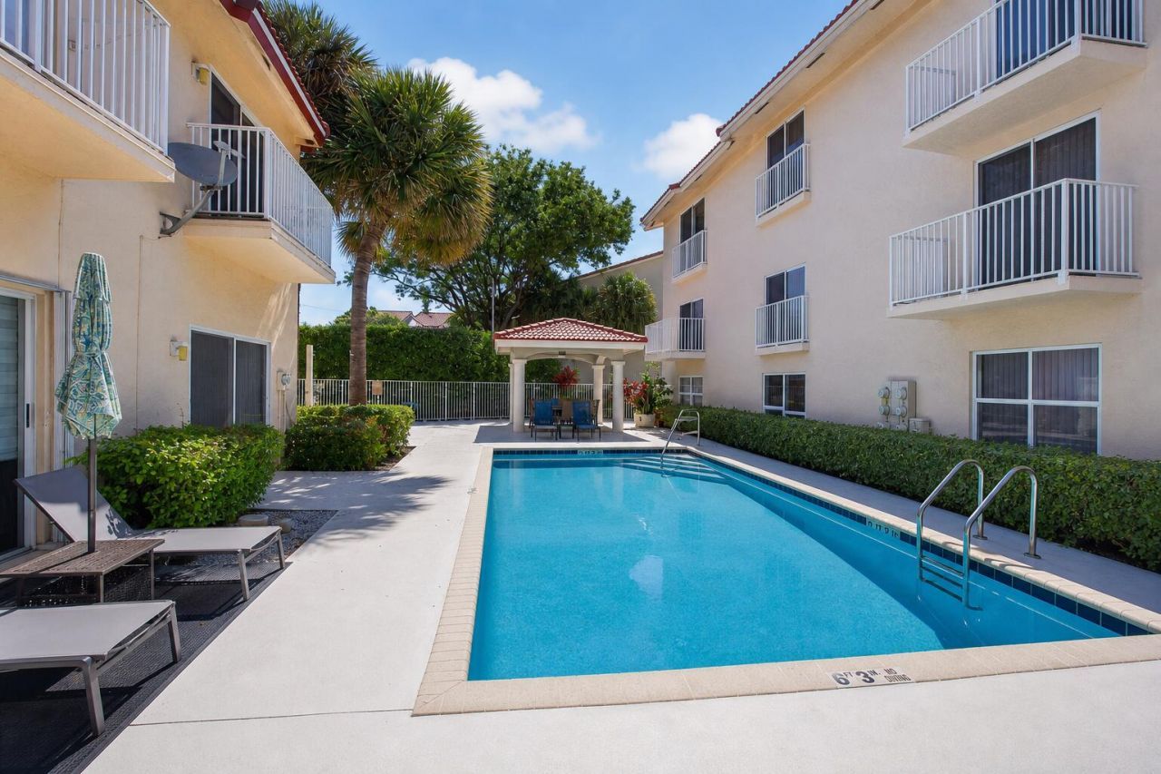 2465 NE 14th St Causeway, Pompano Beach, FL 33062 Photo