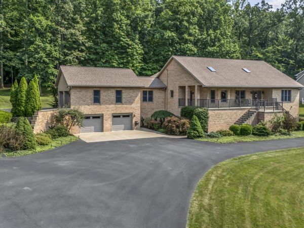 31 Jo Glen Drive, Morgantown, WV 26508