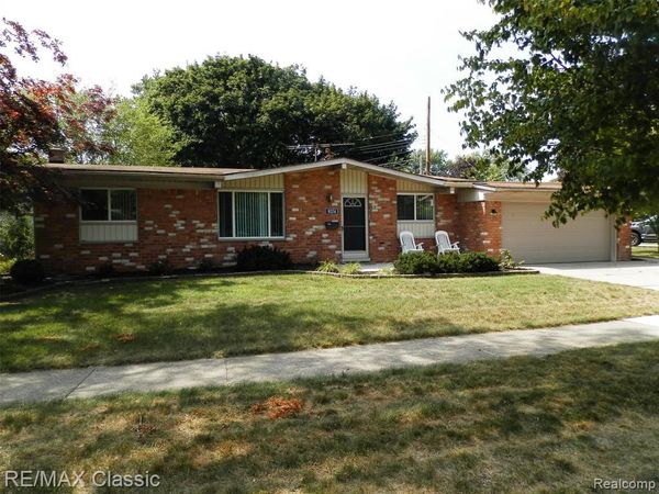 9374 PATTON Street, Livonia, MI 48150