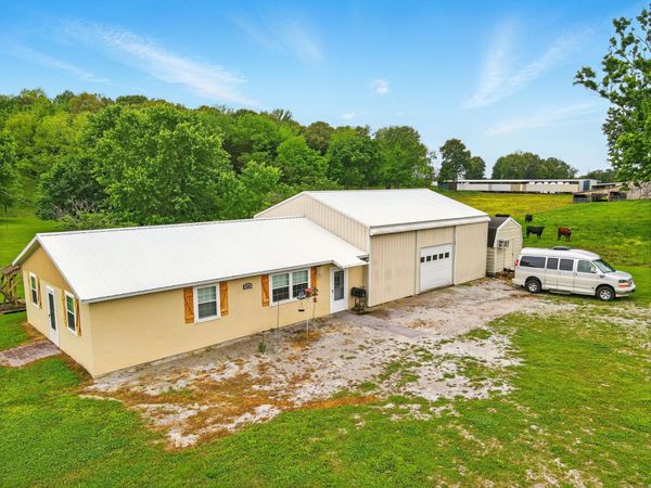 1142 Maxwell Rd , Belvidere, TN 37306