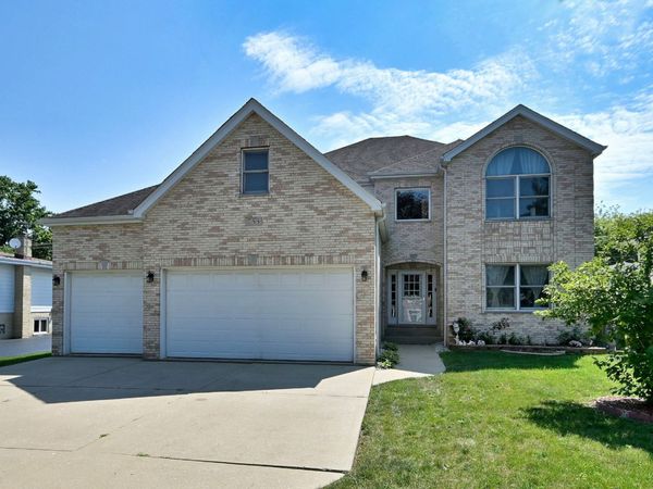 753 N Willow Road , Elmhurst, IL 60126