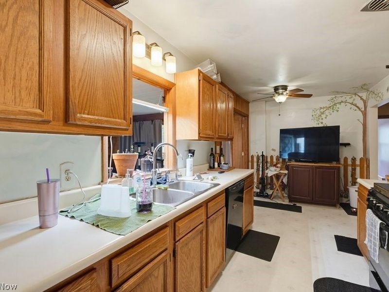 14421 Garden Street, Burton, OH 44021 Photo 29