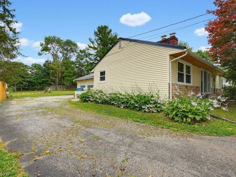 14421 Garden Street, Burton, OH 44021 Photo 4