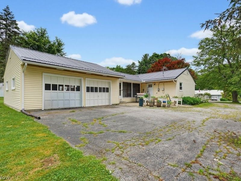 14421 Garden Street, Burton, OH 44021 Photo 5