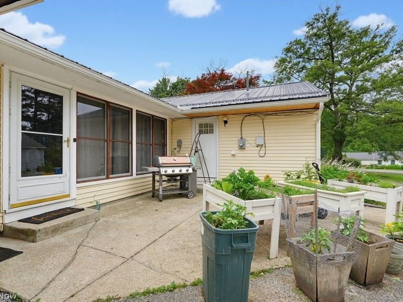 14421 Garden Street, Burton, OH 44021 Photo 6