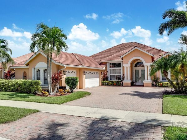780 SW Marsh Harbor Bay, Port St. Lucie, FL 34986
