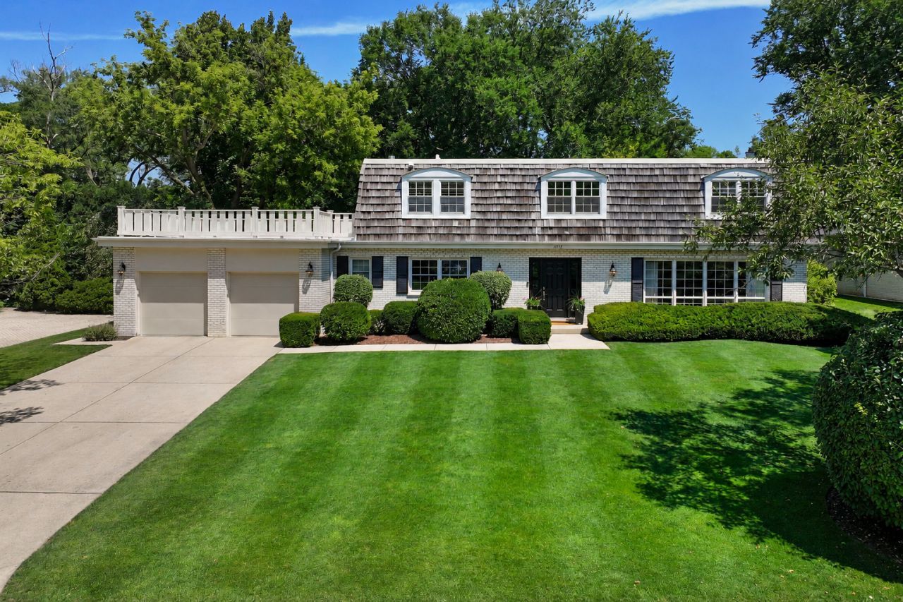 1434 Woodhill Drive, Northbrook, IL 60062