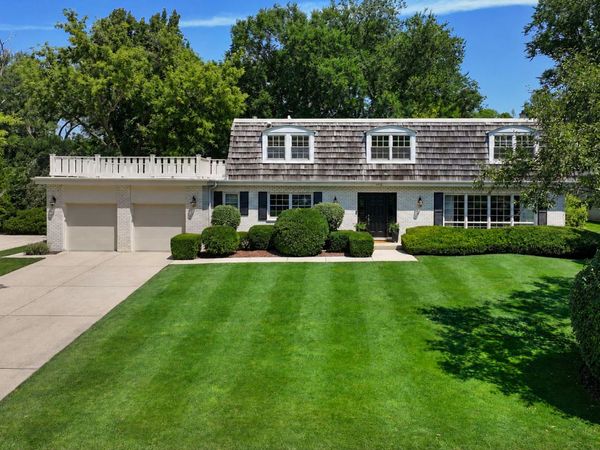 1434 Woodhill Drive, Northbrook, IL 60062