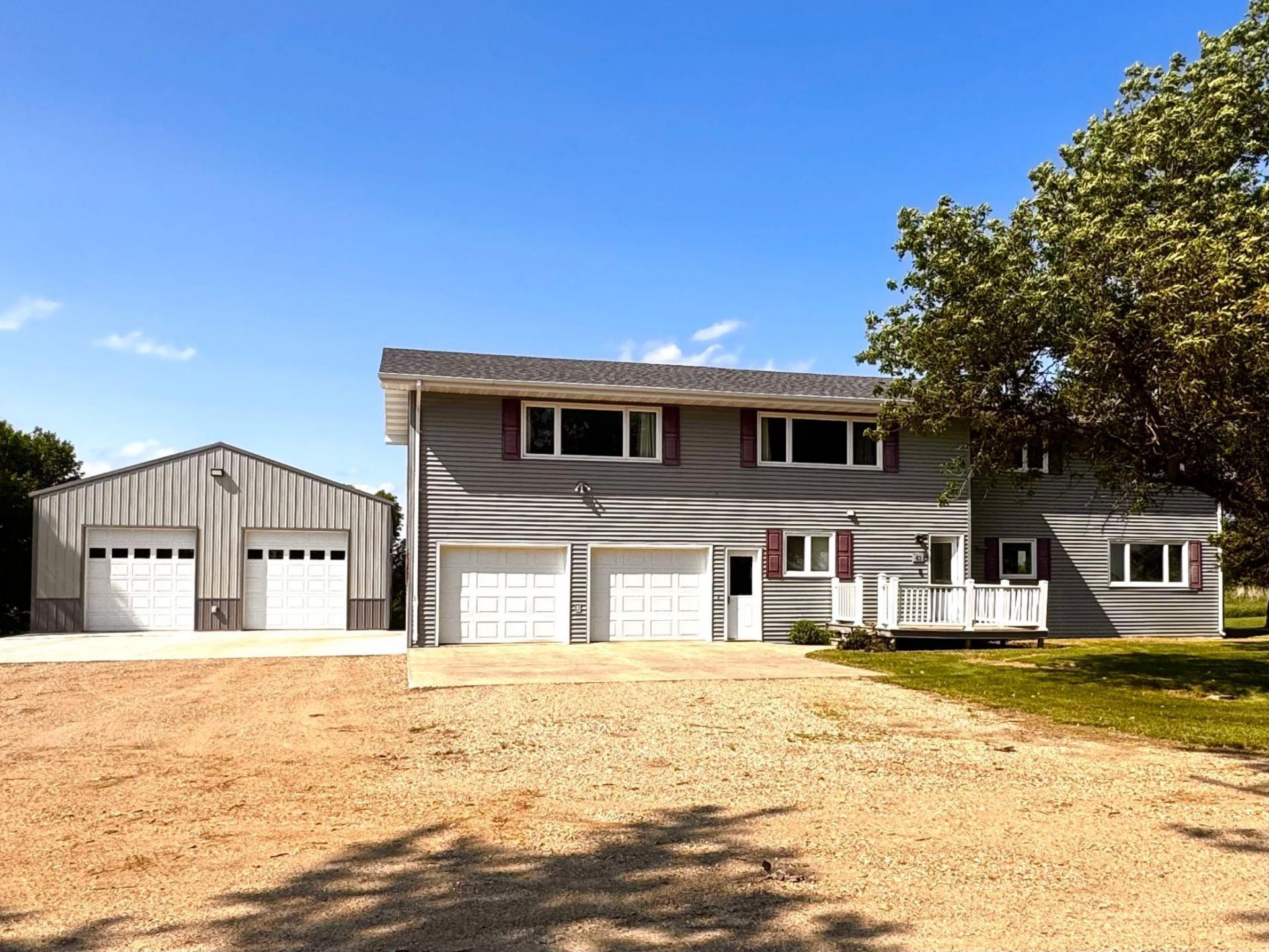 63 3rd Street W primary photo