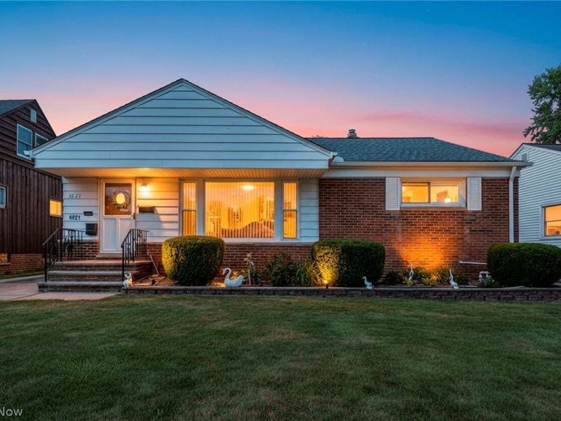 6621 Indiana Avenue, Mayfield Heights, OH 44124 Photo 2