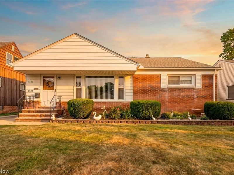 6621 Indiana Avenue, Mayfield Heights, OH 44124 Photo 3