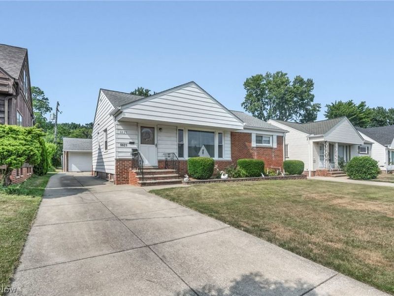 6621 Indiana Avenue, Mayfield Heights, OH 44124 Photo 4