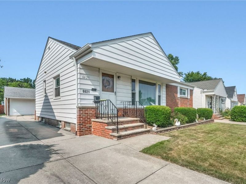 6621 Indiana Avenue, Mayfield Heights, OH 44124 Photo 5