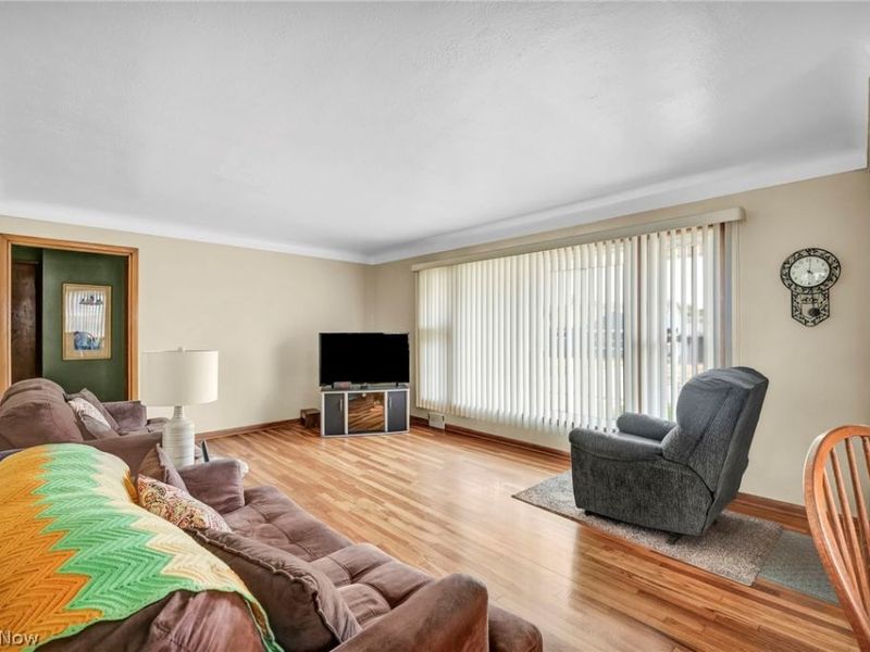 6621 Indiana Avenue, Mayfield Heights, OH 44124 Photo 6